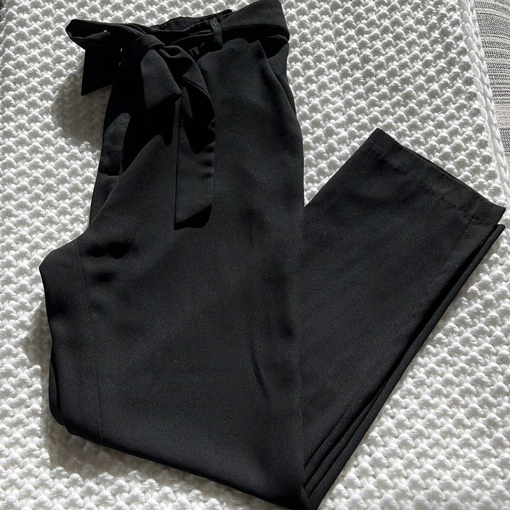 Black Ankle Length Pants; Size Medium